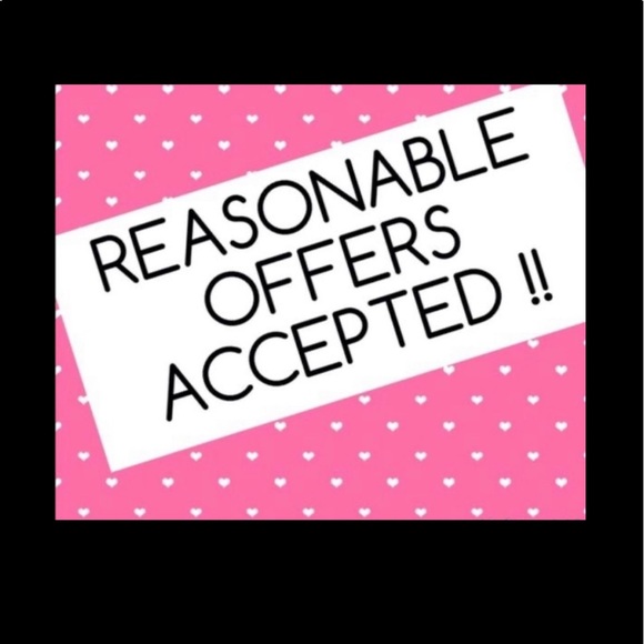 OFFERβS WELCOME πΈ - Picture 1 of 10